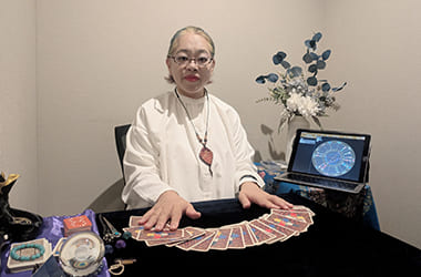 ならゆん先生が、大人気女子プロレスラーのなつぽい＆安納サオリさんを占いました